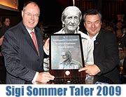 Verleihung im Schlachthof: Den Sigi-Sommer-Taler 2009 der Narrhalla erhielt Waldemar Hartmann (©Foto: Martin Schmitz)